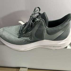 Nike zoom Pegasus womens running shoe size 9